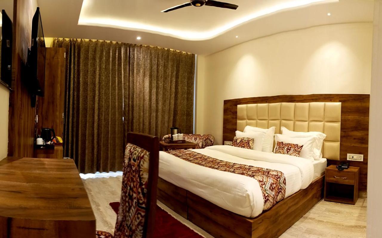 Hotel Classic Hills Dharamshala Bagian luar foto