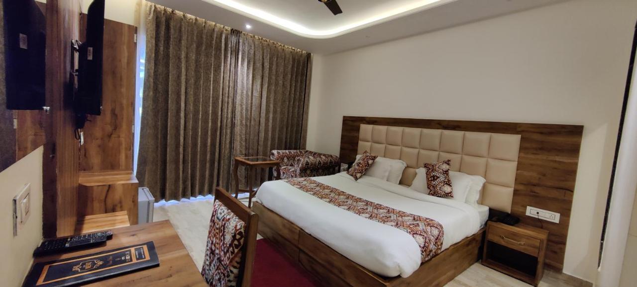 Hotel Classic Hills Dharamshala Bagian luar foto